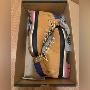 📣 For Sale: Brand-New Timberland  Hiking Boots – Never Worn!